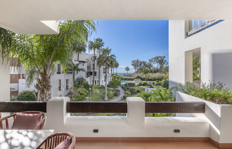 Beachfront apartment with sea views on New Golden Mile, Estepona