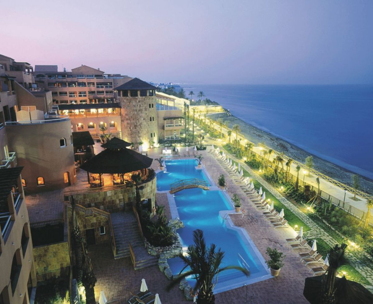 Places-you-can-not-miss-when-visiting-Estepona.
